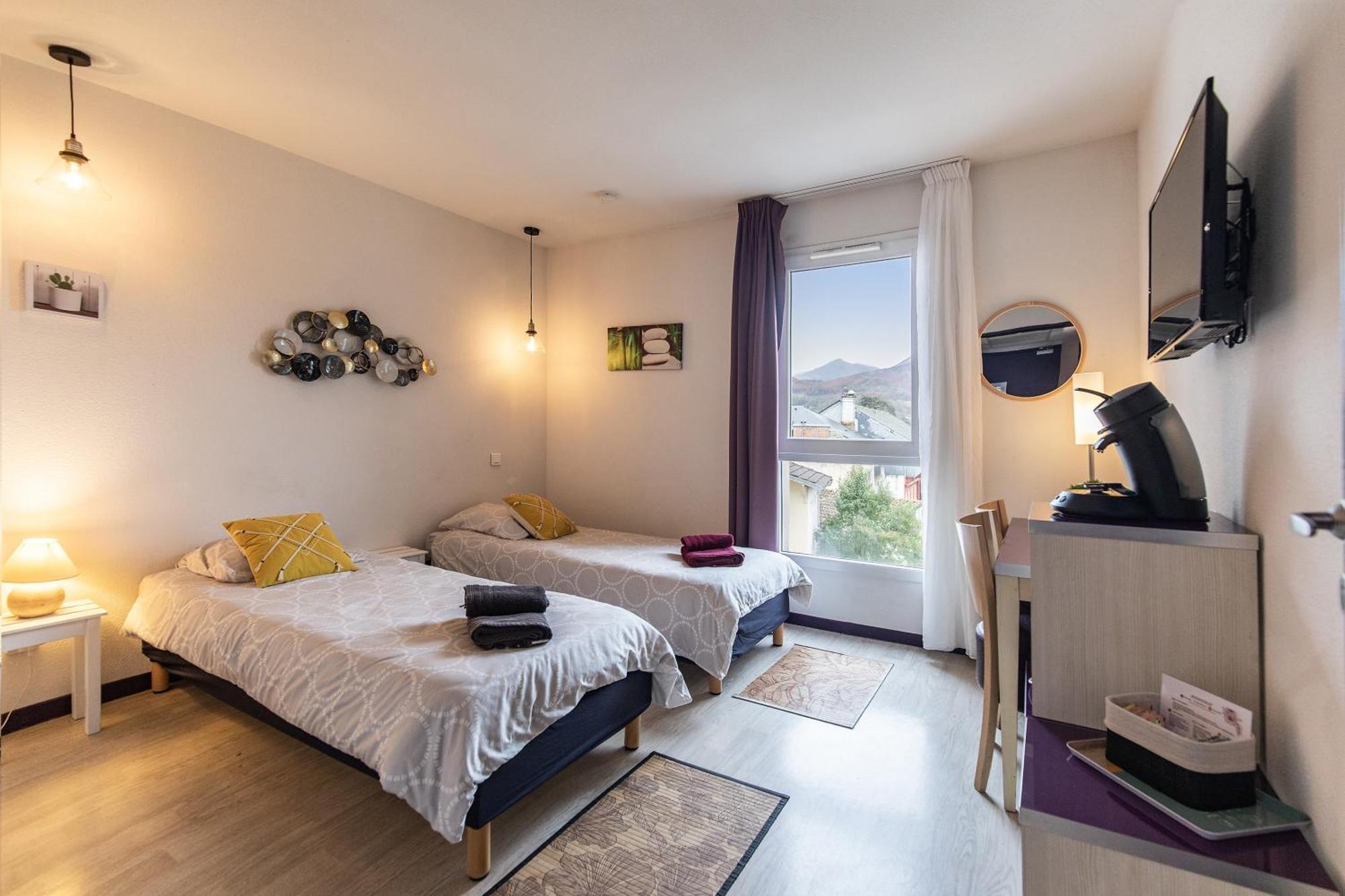 Tithome 1 - Gare, Centre Ville, Vue Montagne Et Chateau Lourdes Exterior photo