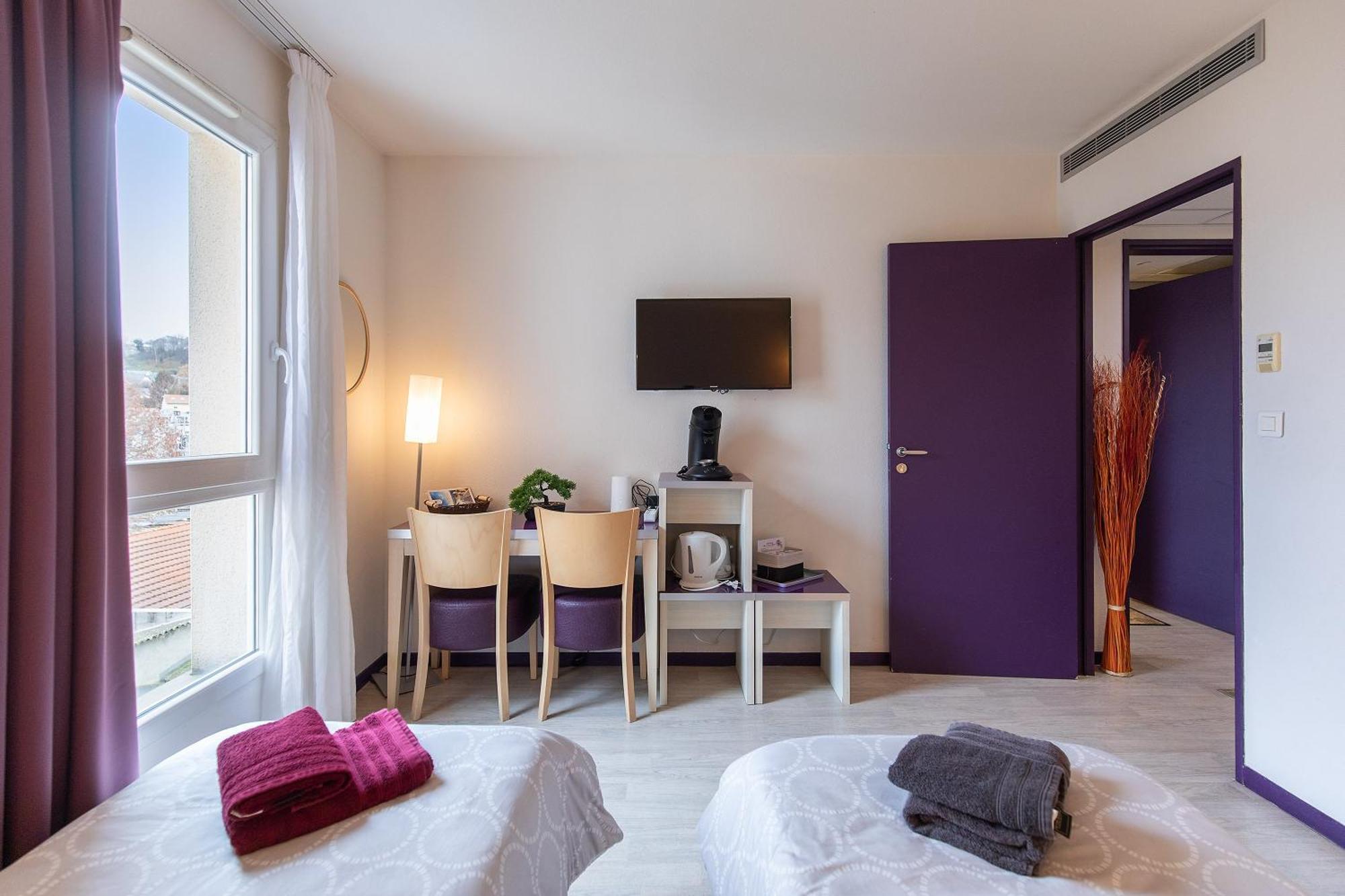 Tithome 1 - Gare, Centre Ville, Vue Montagne Et Chateau Lourdes Exterior photo
